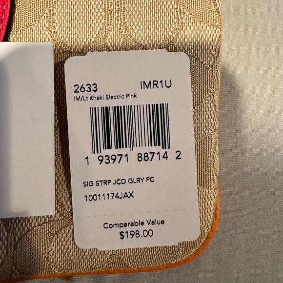 BRAND NEW coach bag with wrist strap - Picture 3 of 3